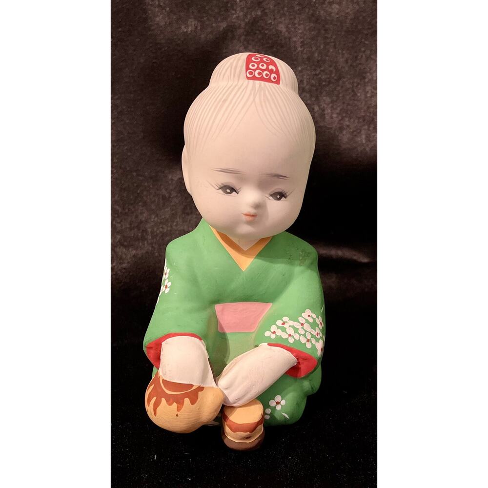 Japanese Hakata Geisha Girl Figurine In Green Ceramic - Vintage